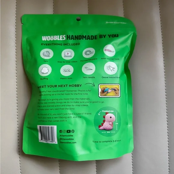 The woobles - Fred the Dino Crochet Kit - Picture 2 of 2